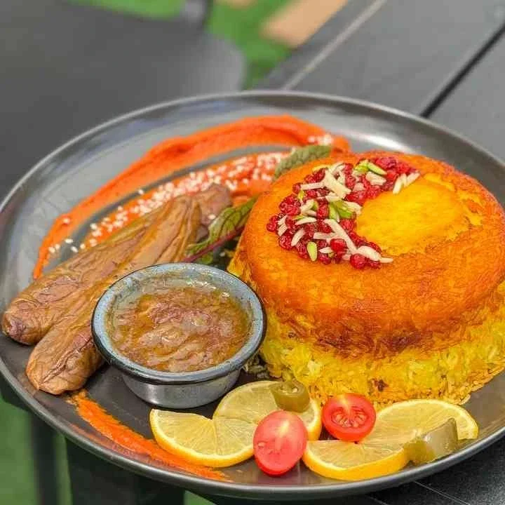 ته چین گوشت بره گوسفندی با بادمجان